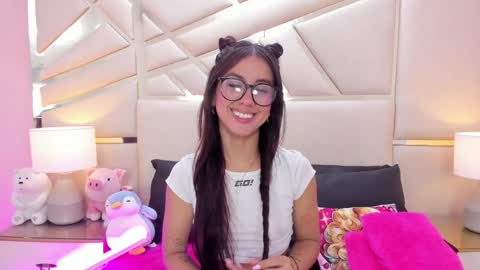 Snapshot of alanajones1 chatting on 12-06-24, 12:05 alana online show from 12-06-24, 12:05