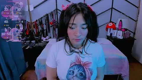 Snapshot of alanaluke chatting on 11-19-25, 07:47 Alana online show from 11-19-25, 07:47