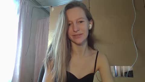 Elisa online show from 02-24-25, 11:54