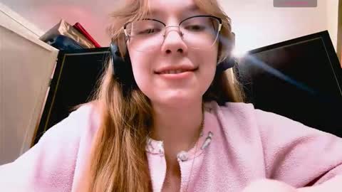 Stella online show from 12-04-25, 03:10