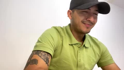 Snapshot of alanj998 chatting on 11-11-25, 02:22 alanj998 online show from 11-11-25, 02:22