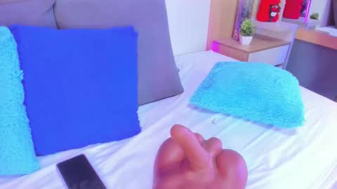 Snapshot of alanna_hank chatting on 01-15-26, 01:43 Alanna online show from 01-15-26, 01:43