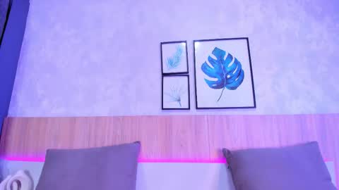 Snapshot of alanna_hank chatting on 02-20-26, 08:05 Alanna online show from 02-20-26, 08:05