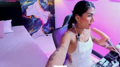 Snapshot of alanna_wild chatting on 06-13-26, 07:23 Alana online show from 06-13-26, 07:23