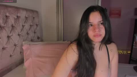 Snapshot of alannalove__ chatting on 07-27-26, 12:34 Alanna online show from 07-27-26, 12:34