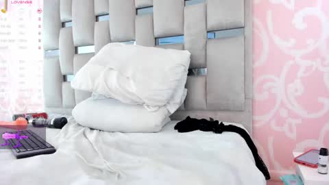 alannarose_1 online show from 04-21-26, 02:51