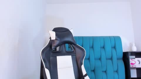 Snapshot of alannaughty_ chatting on 03-06-25, 08:27 alannaughty_ online show from 03-06-25, 08:27