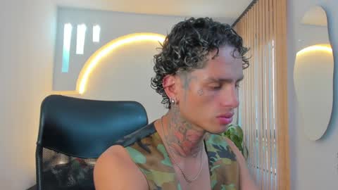 Snapshot of alanrodgers2_0 chatting on 01-15-25, 12:58 alan online show from 01-15-25, 12:58