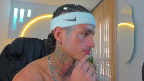 Snapshot of alanrodgers2_0 chatting on 01-17-25, 03:32 alan online show from 01-17-25, 03:32