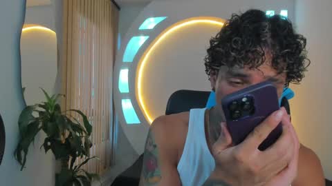 Snapshot of alanrodgers2_0 chatting on 01-30-25, 12:16 alan online show from 01-30-25, 12:16