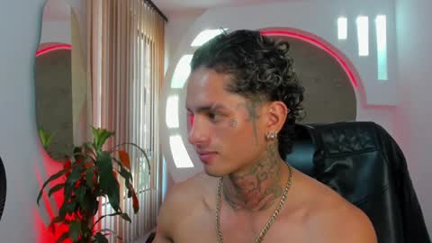 Snapshot of alanrodgers2_0 chatting on 02-07-25, 03:41 alan online show from 02-07-25, 03:41