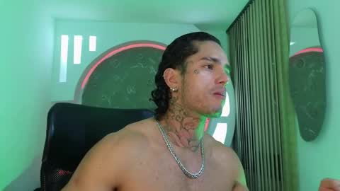 Snapshot of alanrodgers2_0 chatting on 10-08-25, 10:02 alan online show from 10-08-25, 10:02