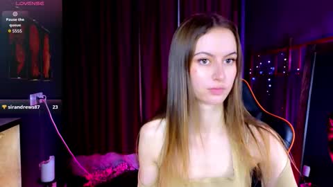 Snapshot of alaska_chan_ chatting on 11-13-25, 10:52 alaska_chan_ online show from 11-13-25, 10:52