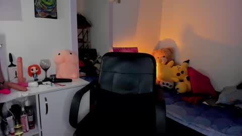 Caro online show from 04-19-26, 06:10