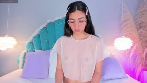 Alassia Hocthner online show from 12-19-25, 11:39