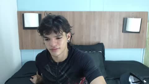 Snapshot of albertbernal69 chatting on 02-14-25, 02:07 Albert online show from 02-14-25, 02:07
