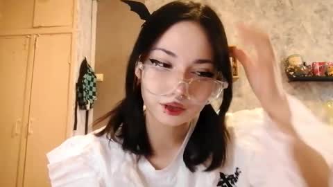 Snapshot of alberthamazierski chatting on 10-26-25, 06:30 Im Katrina online show from 10-26-25, 06:30