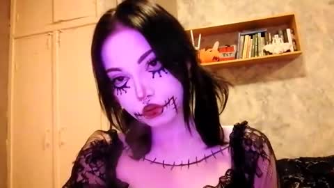 Snapshot of alberthamazierski chatting on 10-29-25, 01:35 Im Katrina online show from 10-29-25, 01:35