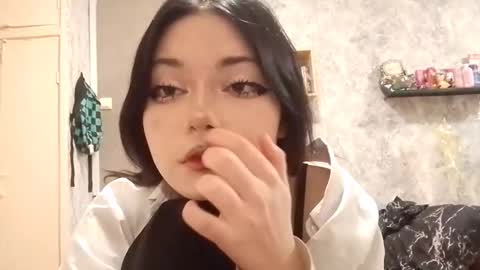 Snapshot of alberthamazierski chatting on 11-02-25, 01:02 Im Katrina online show from 11-02-25, 01:02