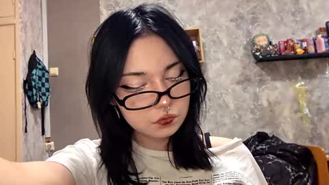 Snapshot of alberthamazierski chatting on 11-07-25, 03:23 Im Katrina online show from 11-07-25, 03:23