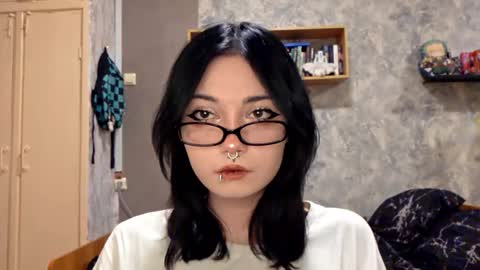 Snapshot of alberthamazierski chatting on 11-10-25, 06:18 Im Katrina online show from 11-10-25, 06:18