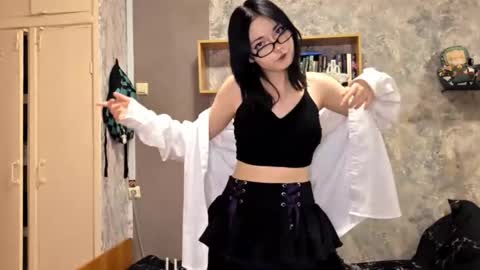 Snapshot of alberthamazierski chatting on 11-20-25, 08:19 Im Katrina online show from 11-20-25, 08:19