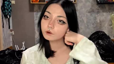 Snapshot of alberthamazierski chatting on 11-21-25, 05:00 Im Katrina online show from 11-21-25, 05:00