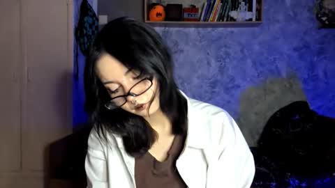 Snapshot of alberthamazierski chatting on 11-23-25, 05:13 Im Katrina online show from 11-23-25, 05:13