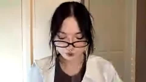 Snapshot of alberthamazierski chatting on 11-24-25, 05:01 Im Katrina online show from 11-24-25, 05:01