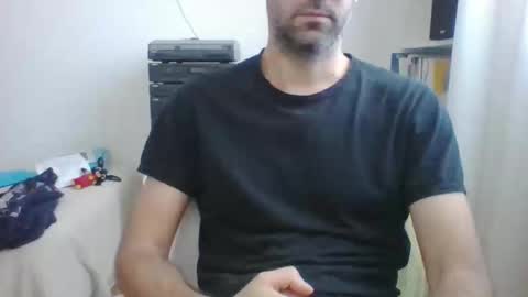 Snapshot of albertodivenire chatting on 02-02-25, 10:13 albertodivenire online show from 02-02-25, 10:13