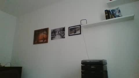 Snapshot of albertodivenire chatting on 02-08-25, 11:22 albertodivenire online show from 02-08-25, 11:22