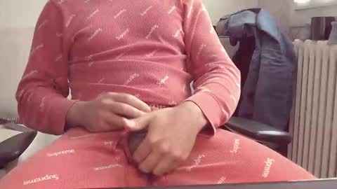 Snapshot of albertom78 chatting on 11-07-25, 11:10 albertom78 online show from 11-07-25, 11:10