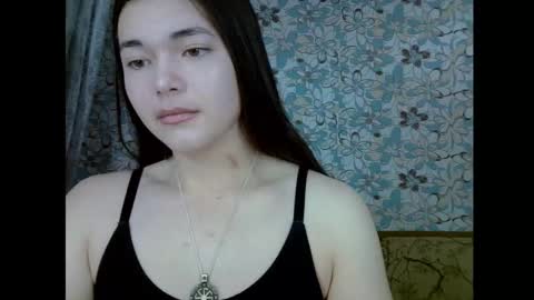 Snapshot of albi_glow chatting on 10-15-25, 02:33 Albi online show from 10-15-25, 02:33