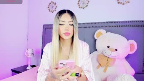 Snapshot of ale_love_ chatting on 06-04-26, 12:49 ALE LOVE online show from 06-04-26, 12:49