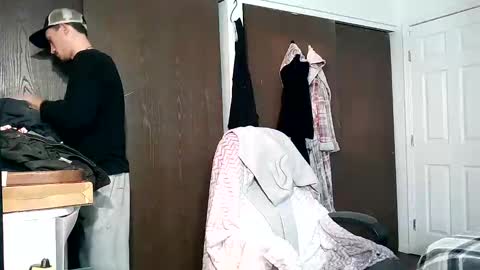 Snapshot of alecurclit chatting on 12-21-24, 10:19 alecurclit online show from 12-21-24, 10:19