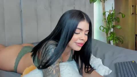 Snapshot of alegra_brown chatting on 10-23-25, 03:22 Alegra Brown online show from 10-23-25, 03:22