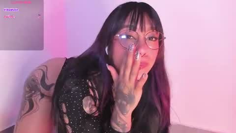 Snapshot of aleja_5 chatting on 07-25-26, 05:16 Ale online show from 07-25-26, 05:16