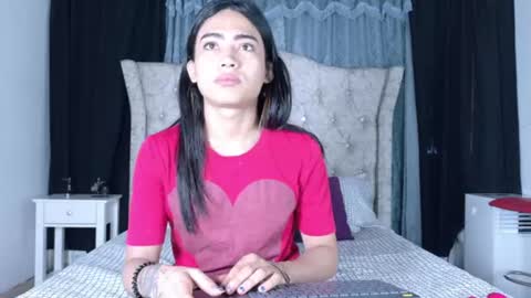 Alejandra online show from 07-27-26, 12:01