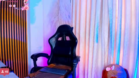 Snapshot of alejagarcia_ chatting on 11-18-25, 08:46 CUTE ALEJA online show from 11-18-25, 08:46