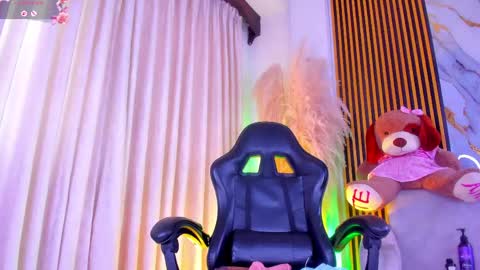Snapshot of alejagarcia_ chatting on 05-12-26, 09:56 CUTE ALEJA online show from 05-12-26, 09:56