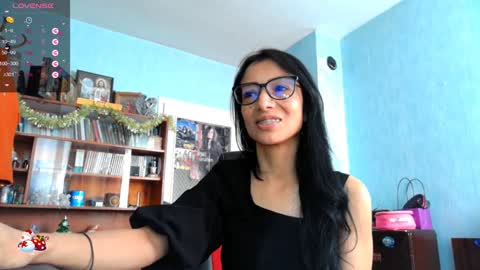 Snapshot of alejandracherry_ chatting on 12-17-24, 11:49 Alejandra online show from 12-17-24, 11:49