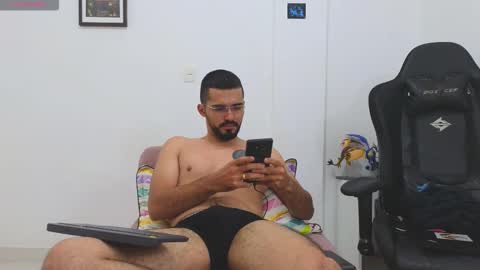 alejandroo_7 online show from 02-02-26, 06:06