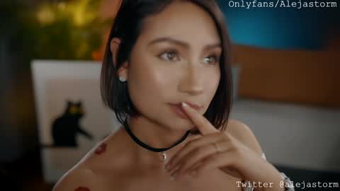 Alejandra online show from 01-25-25, 05:40