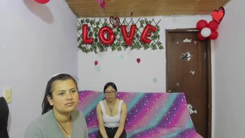 Snapshot of alejita_smithh chatting on 02-28-25, 12:31 zoe and Kataleya online show from 02-28-25, 12:31