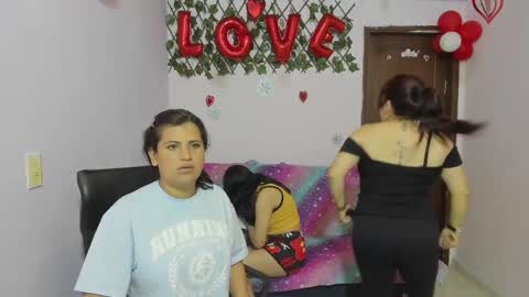 zoe and Kataleya online show from 03-04-25, 03:37