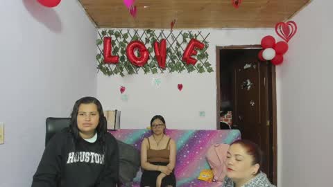 zoe and Kataleya online show from 03-06-25, 12:19