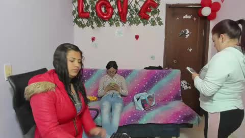 zoe and Kataleya online show from 03-11-25, 12:28