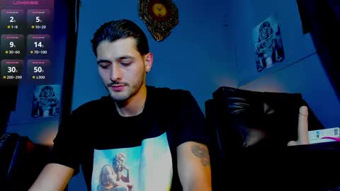 alejo_323__ online show from 04-22-26, 02:58