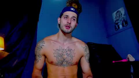 Snapshot of alejo_323__ chatting on 07-20-26, 03:43 alejo_323__ online show from 07-20-26, 03:43