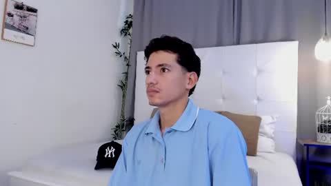 Snapshot of alejo_exotic chatting on 06-27-26, 12:33 alejo_exotic online show from 06-27-26, 12:33